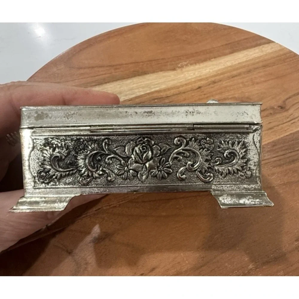 Unbranded Vtg Embossed Steam Engine Trinket/Jewelry Box Hinged & Footed 4